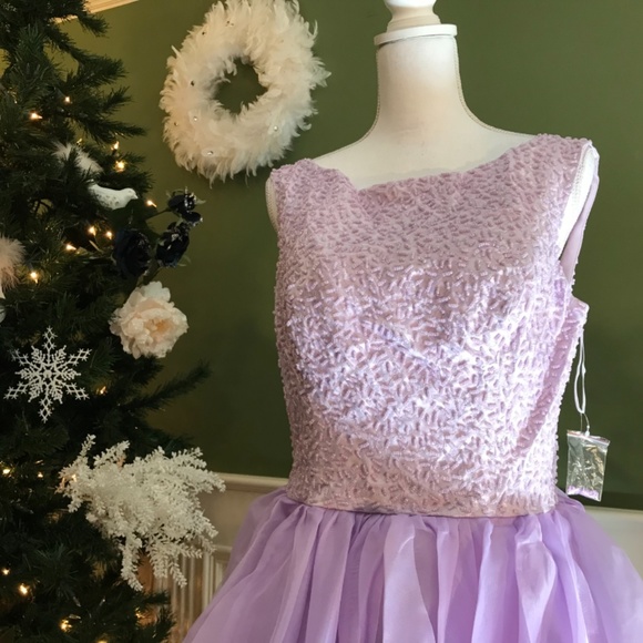 Formal evening Ball Gown dress - Picture 2 of 15